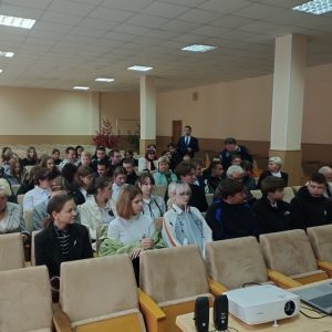 30.09.2024 года учащиеся профильных классов аграрной посетили ОАО АФПК «Жлобинский…