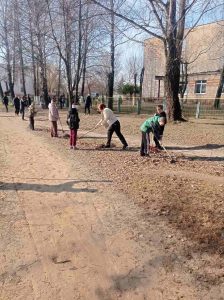 В нашей школе прошёл общешкольный субботник.